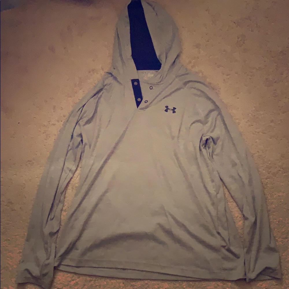 Under armour loose heat gear with hood.